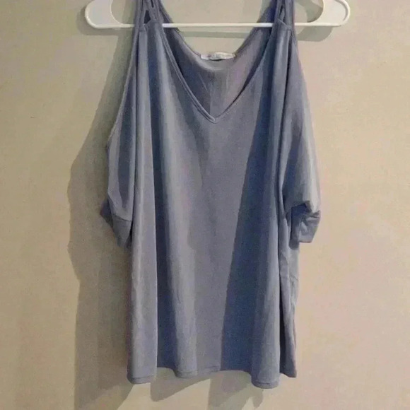 Green envelope women's large light blue open shoulder short sleeve top - Picture 2 of 6